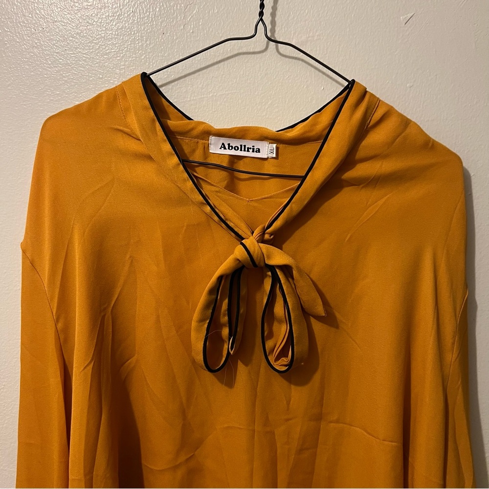 Adrienne Vittadini inspired Gold/Black Blouse with Neck Tie